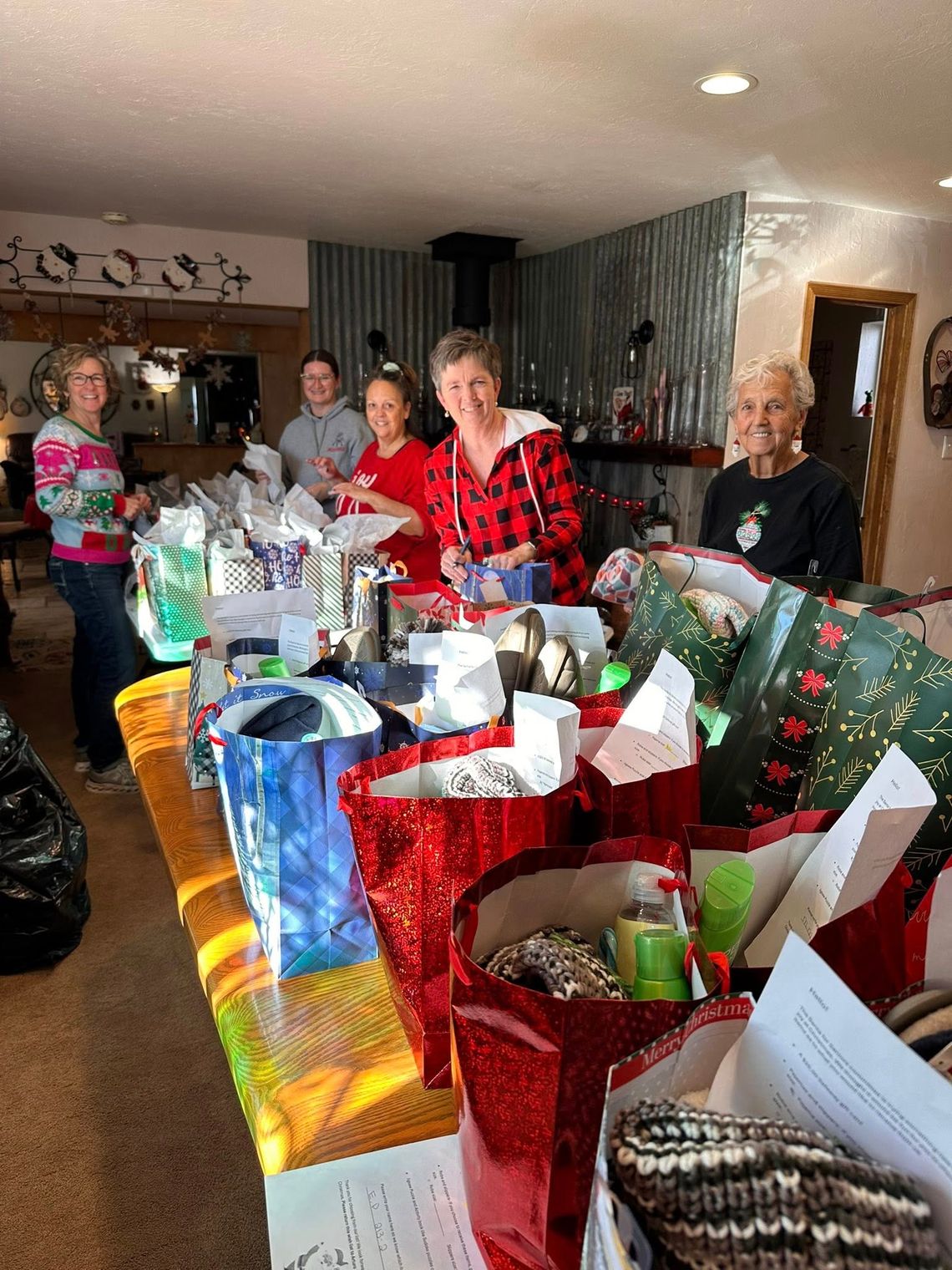 Santa’s Helpers Prepare Christmas Gifts for Lovelock Seniors Santa’s Helpers Prepare Christmas Gifts for Lovelock Seniors